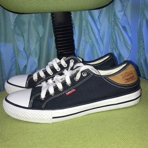 LEVIS NAVY BLUE SNEAKERS